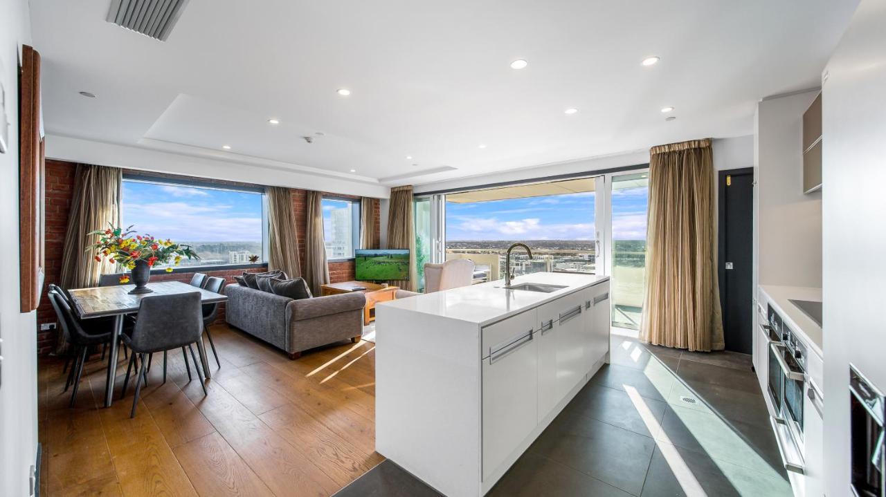 Central City View With Free Valet Parking Christchurch Exterior photo