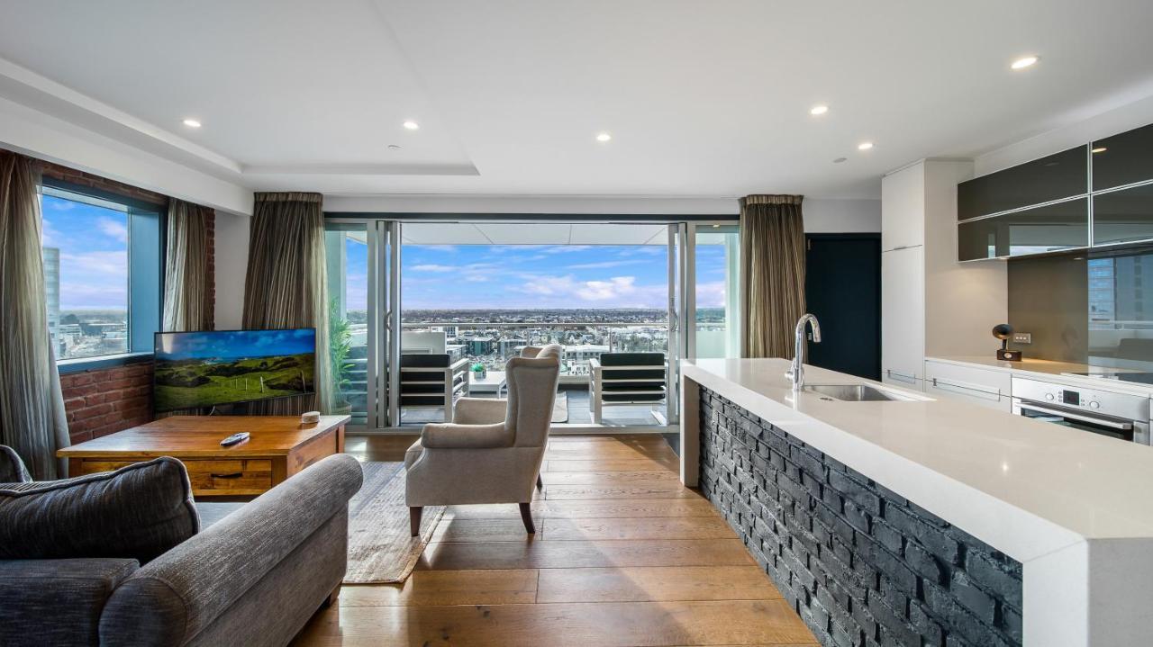 Central City View With Free Valet Parking Christchurch Exterior photo